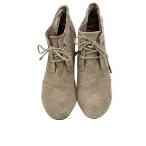 Toms Boots Desert Wedge Heels Lace Up Ankle Booties Beige Suede Comfort